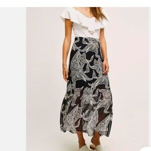 HD In Paris Anthropologie Floral Maxi Skirt Size 12 100% silk